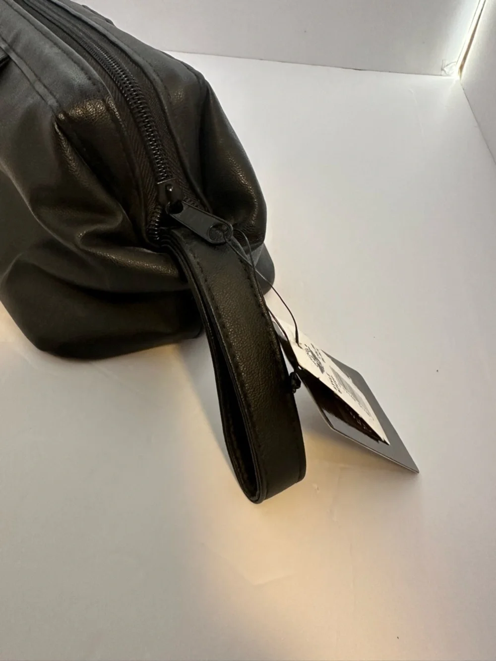Dockers Black Leather Travel Toiletry Bag with Carry Handle